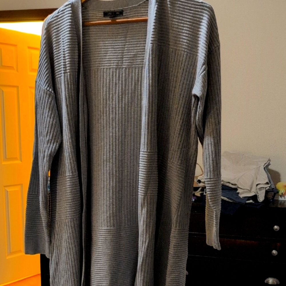 Chic Gray Women's Cardigan